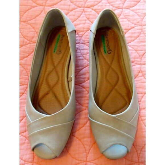 Baretraps Jasmyn Women Beige Hidden Wedge Peep Toe Comfort Flats Shoes - 8.5M - Picture 2 of 8